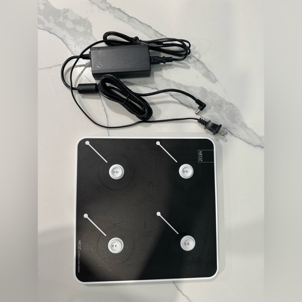 NEOZ charging tray for 4 lamps